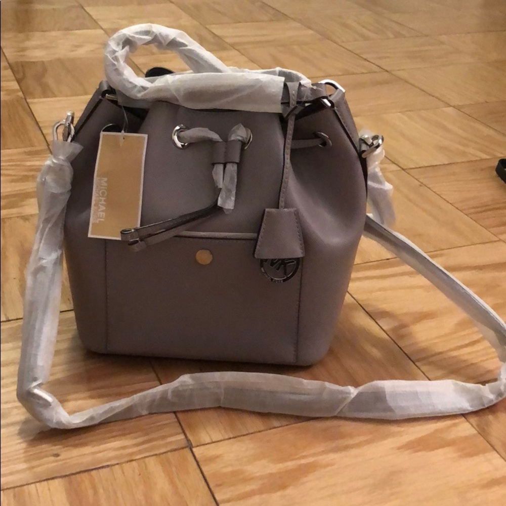 BRAND NEW Michael Kors Grey Greenwich Bucket Bag